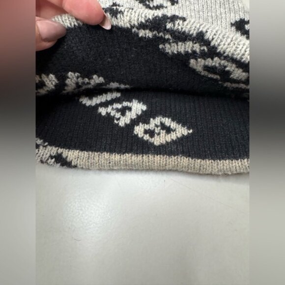 Authentic Balenciaga Grey & Black Logo Beanie – Unisex - Picture 6 of 13